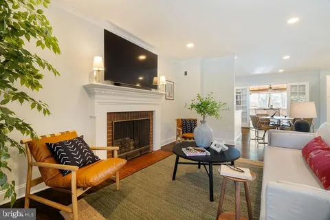 $1,500,000 | 3100 North Glebe Road, Arlington, VA 22207