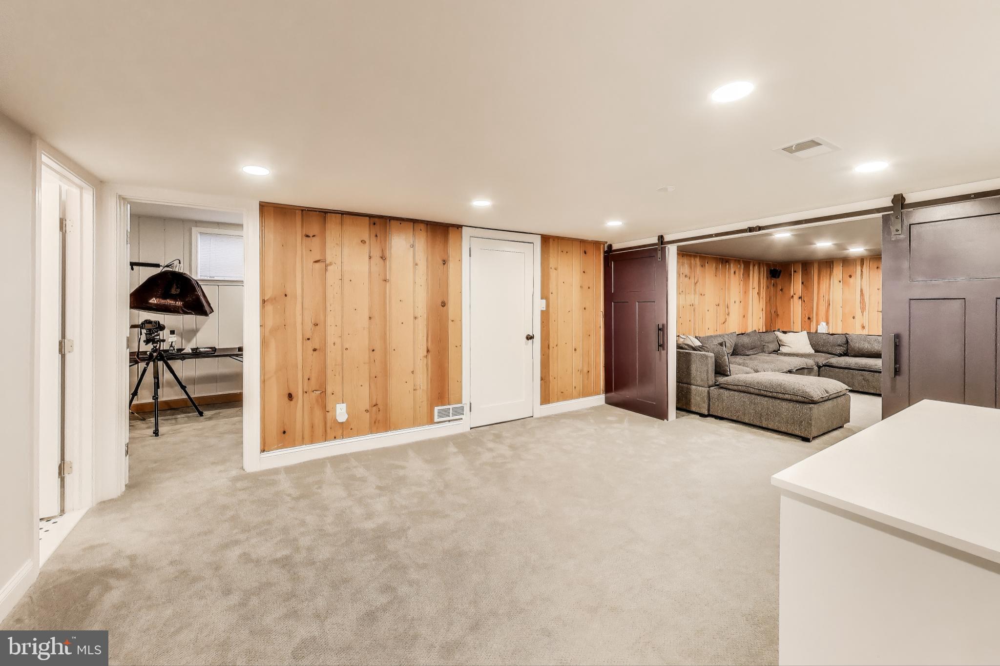 3100 North Glebe Road Arlington, VA 22207 - Photo 42 of 101 a view of a livingroom with furniture and a living room
