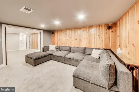 $1,500,000 | 3100 North Glebe Road, Arlington, VA 22207