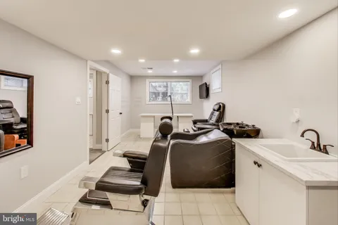 $1,500,000 | 3100 North Glebe Road, Arlington, VA 22207