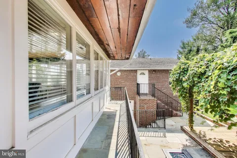 $1,500,000 | 3100 North Glebe Road, Arlington, VA 22207