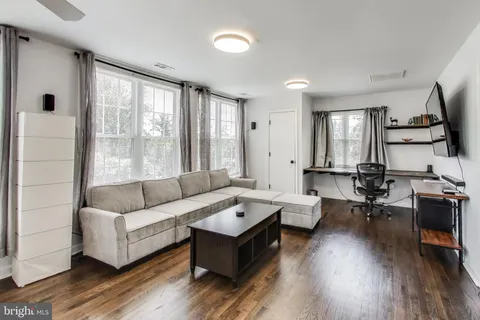 $1,500,000 | 3100 North Glebe Road, Arlington, VA 22207