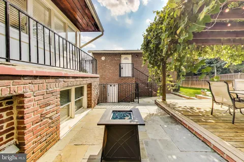 $1,500,000 | 3100 North Glebe Road, Arlington, VA 22207