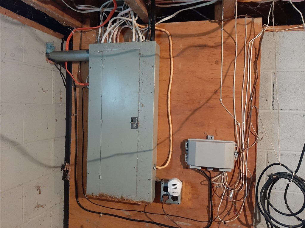 7915 State Highway West Winfield, NY 13491 - Photo 23 of 24 150 Amps