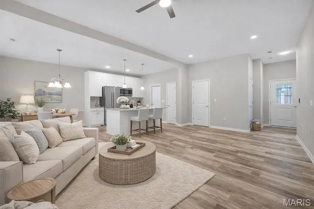 $262,000 | 206 Jimmy H Drive, Jonesburg, MO 63351