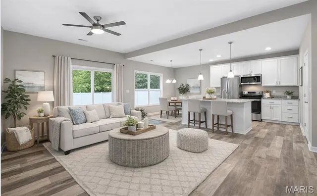 $262,000 | 206 Jimmy H Drive, Jonesburg, MO 63351