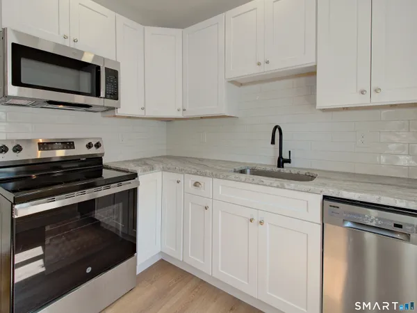 $2,500 | 16 Benham Road, Unit C, Groton, CT 06340