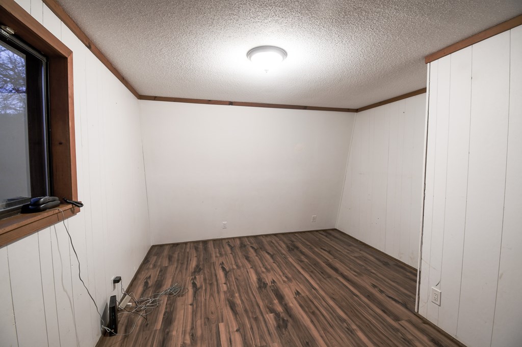 48 Glen Torr Mineral Bluff, GA 30559 - Photo 10 of 25 a view of small space with wooden floor and fan