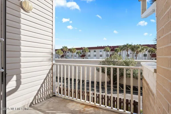$400,000 | 901 Ocean Boulevard, Unit 25, Atlantic Beach, FL 32233