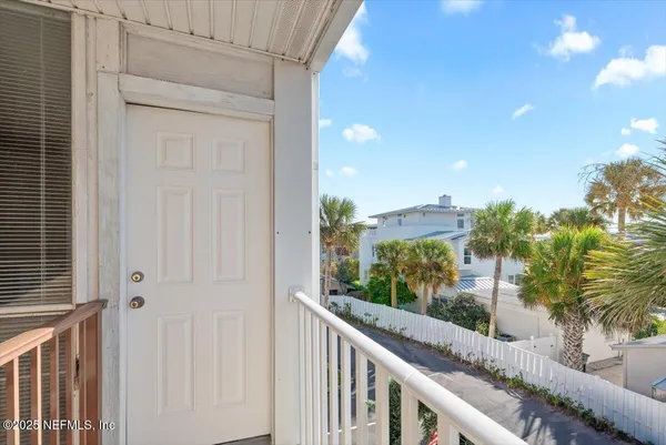 $400,000 | 901 Ocean Boulevard, Unit 25, Atlantic Beach, FL 32233