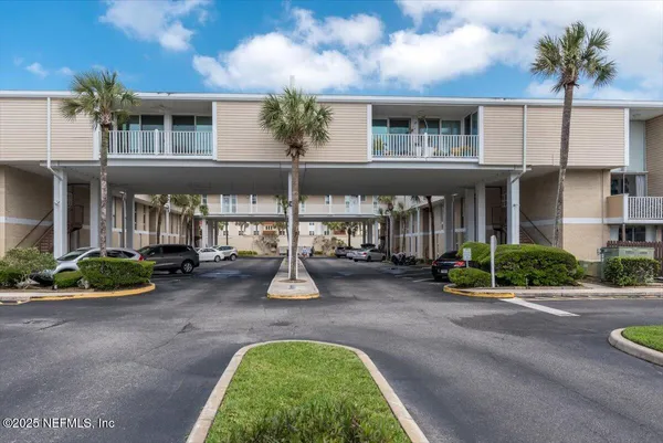 $400,000 | 901 Ocean Boulevard, Unit 25, Atlantic Beach, FL 32233