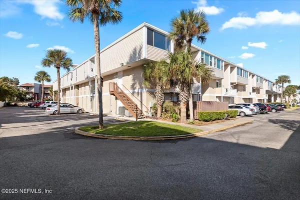 $400,000 | 901 Ocean Boulevard, Unit 25, Atlantic Beach, FL 32233
