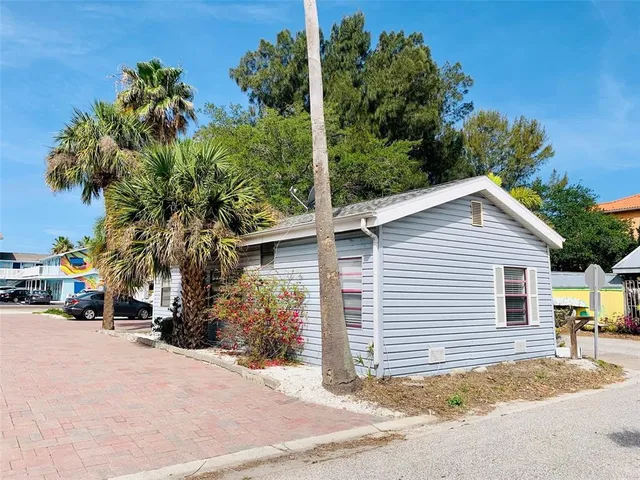 $1,700 | 19142 Whispering Pines Drive, Indian Shores, FL 33785