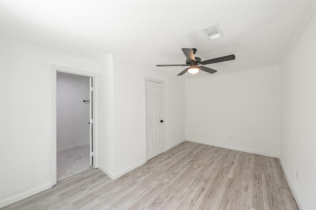 238 Briar Oaks Drive Azle, TX 76020 - Photo 11 of 27