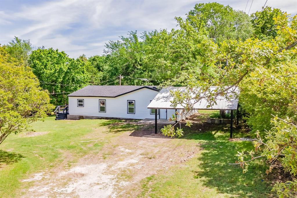 238 Briar Oaks Drive Azle, TX 76020 - Photo 2 of 27