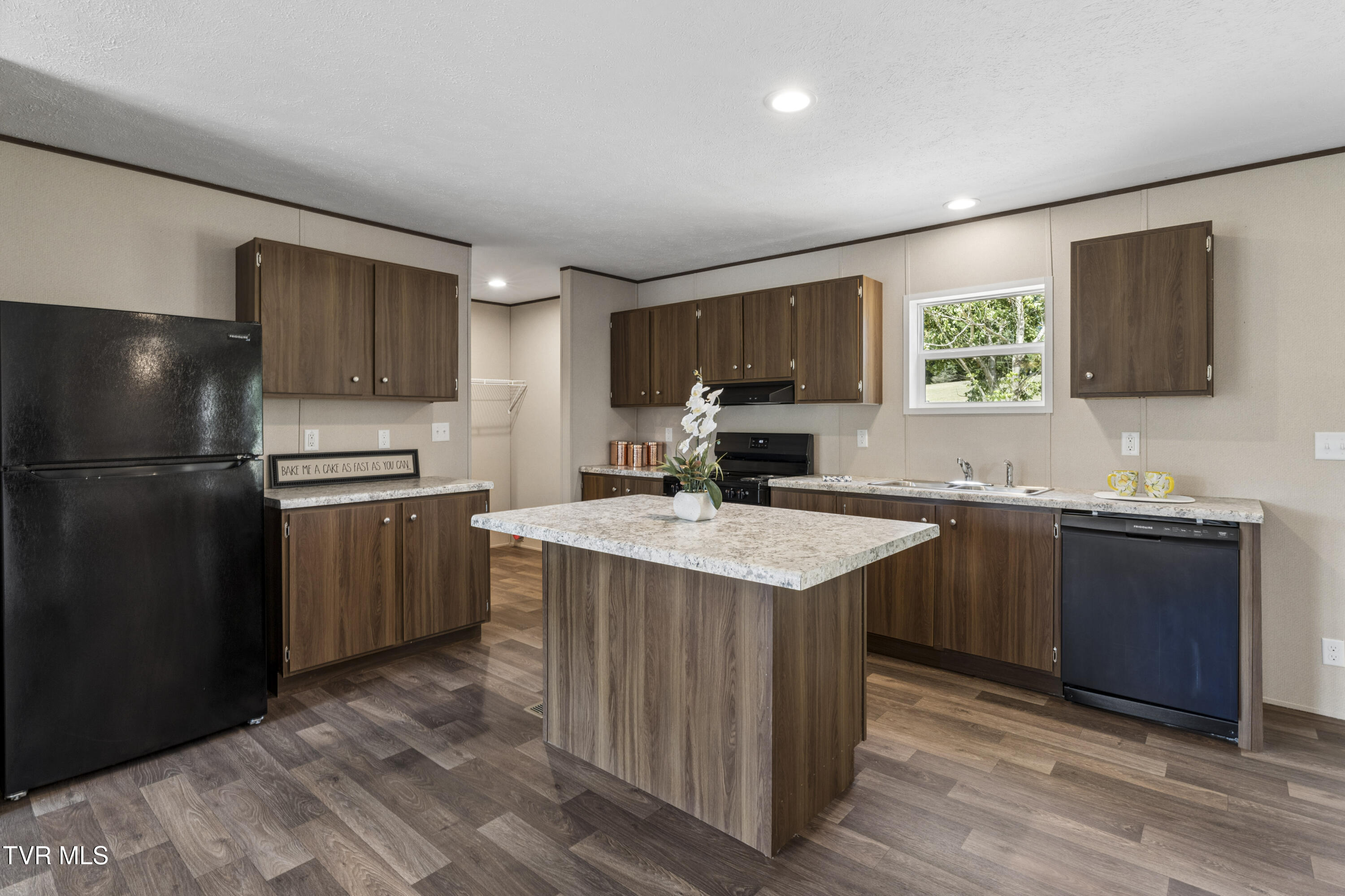 1485 Jearoldstown Road Chuckey, TN 37641 - Photo 8 of 39 Kitchen