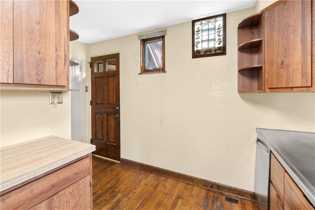 5611 Baptist Road Pittsburgh, PA 15236 - Photo 11 of 50 Gallery Image 11