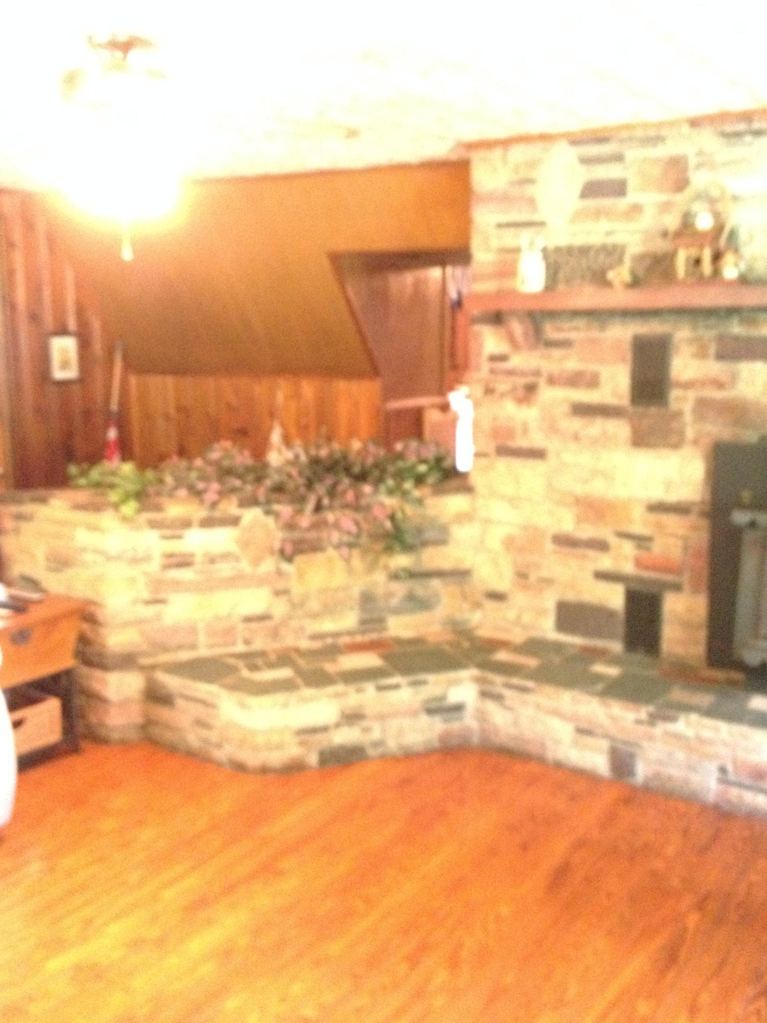 6076 Peaceful Valley Road New Castle, VA 24127 - Photo 8 of 16 Living room