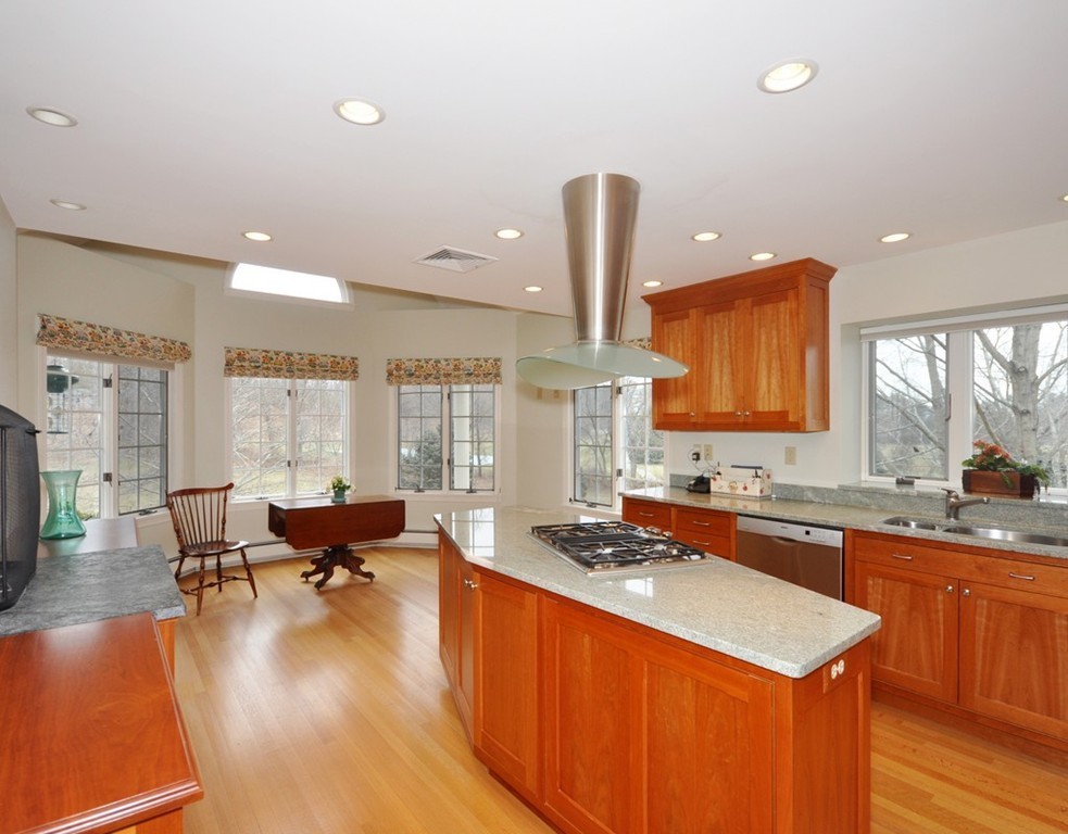 8 South Meadow Ridge, Unit 8 Concord, MA 01742 - Photo 5 of 24 Gallery Image 5