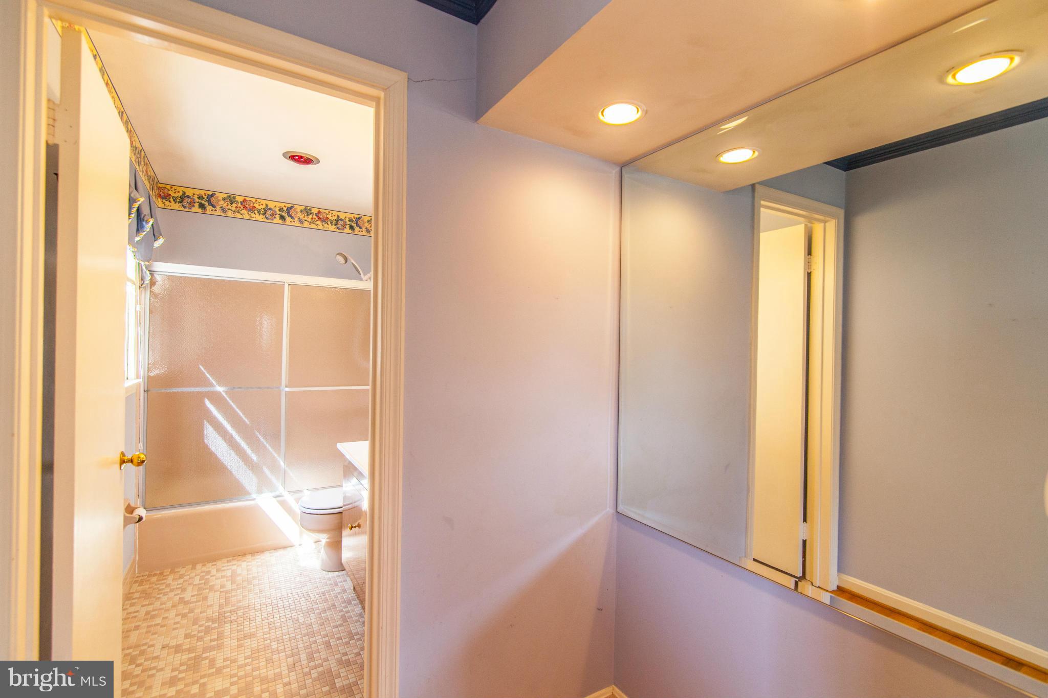 8611 Gateshead Road Alexandria, VA 22309 - Photo 11 of 24 Bath (Master)