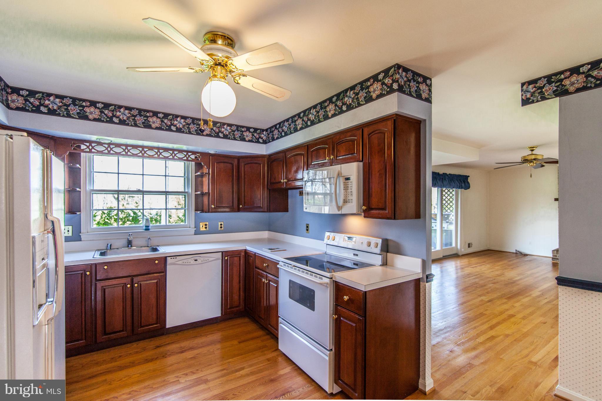 8611 Gateshead Road Alexandria, VA 22309 - Photo 5 of 24 Kitchen