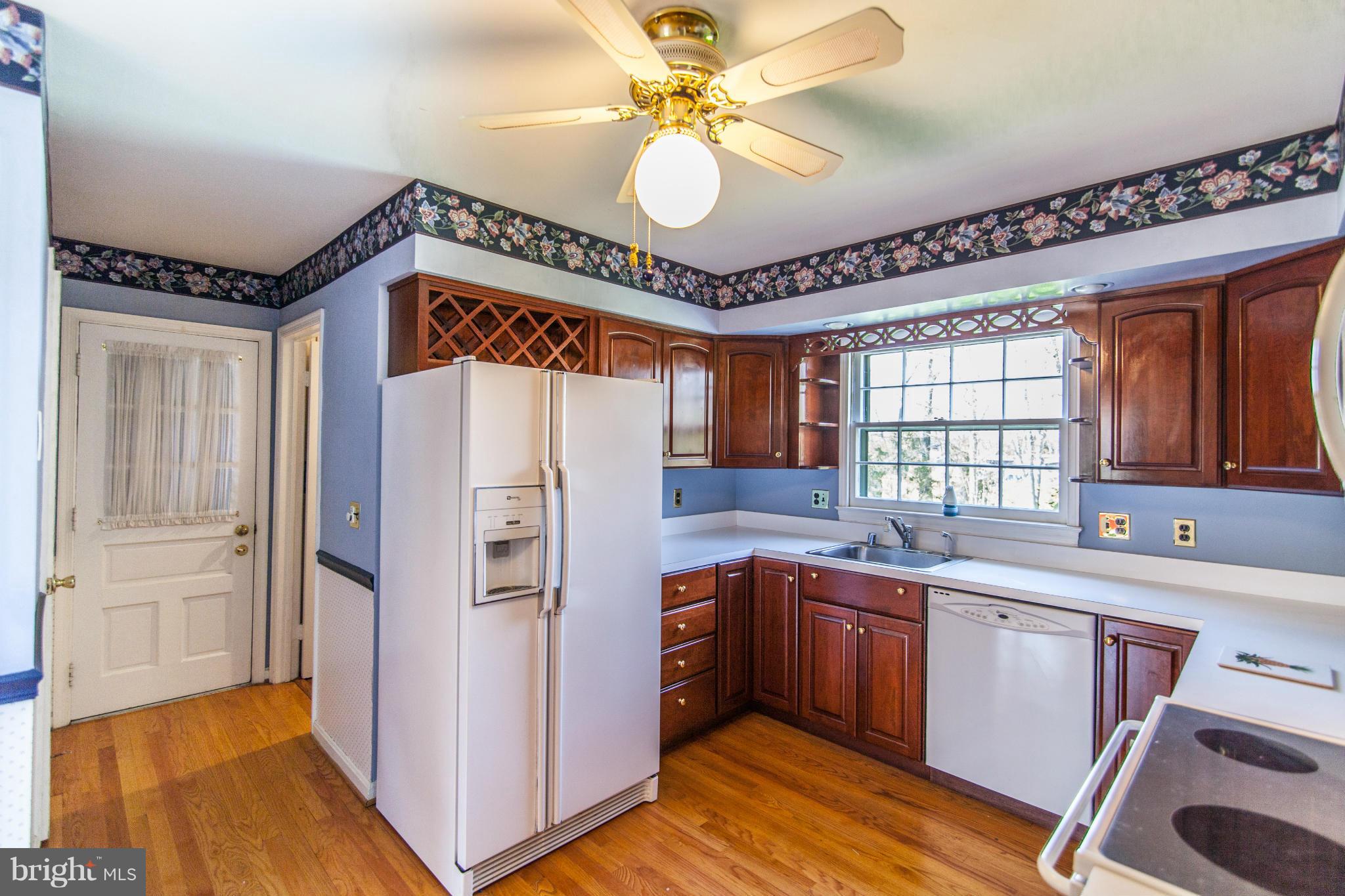 8611 Gateshead Road Alexandria, VA 22309 - Photo 6 of 24 Kitchen