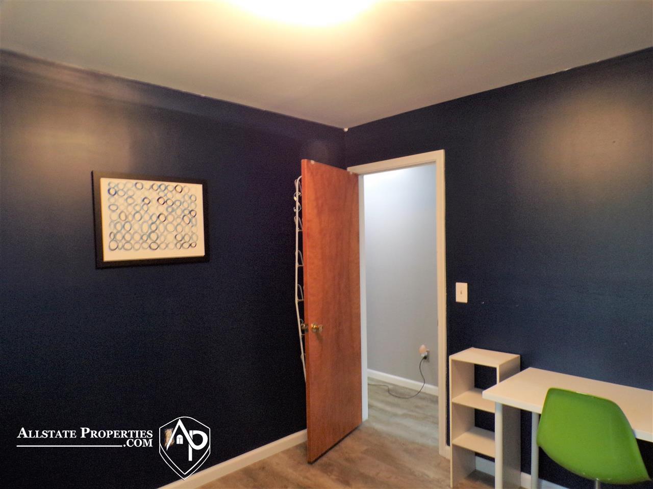 1175 Reid Road Flint, MI 48507 - Photo 16 of 37 50057195-15.JPG