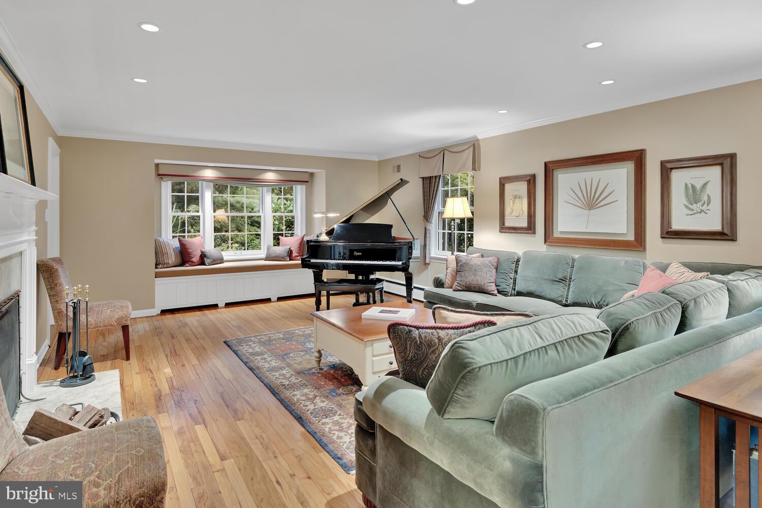 1435 Hunter Road Jenkintown, PA 19046 - Photo 9 of 73 Living Room