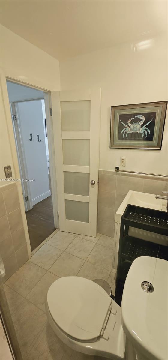 842 Meridian Avenue, Unit 3D Miami Beach, FL 33139 - Photo 10 of 11