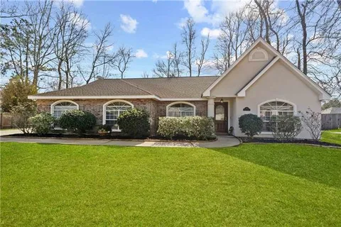 $335,000 | 707 Stonewood Drive, Covington, LA 70433