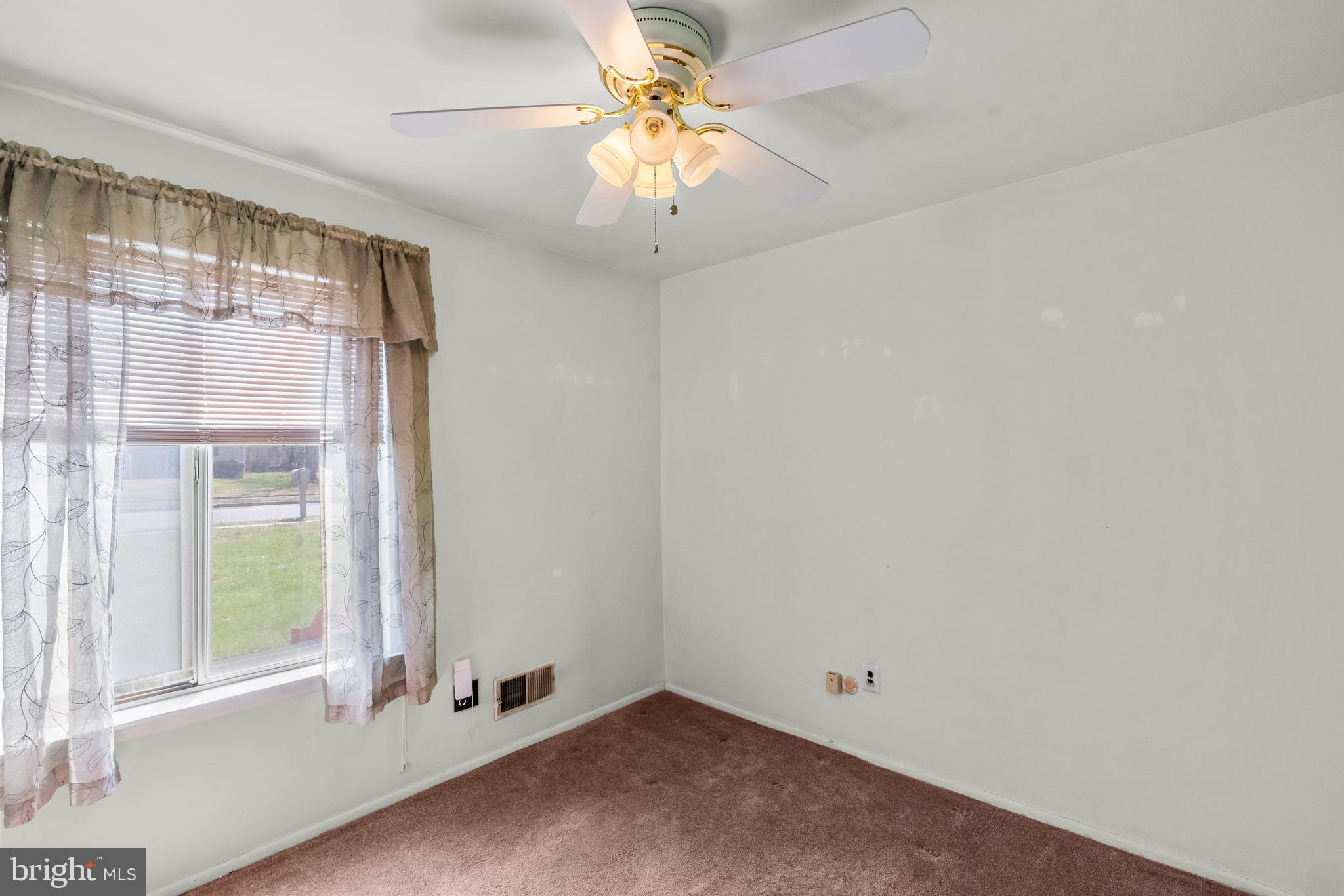 116 Lotus Lane Carneys Point, NJ 08069 - Photo 13 of 23