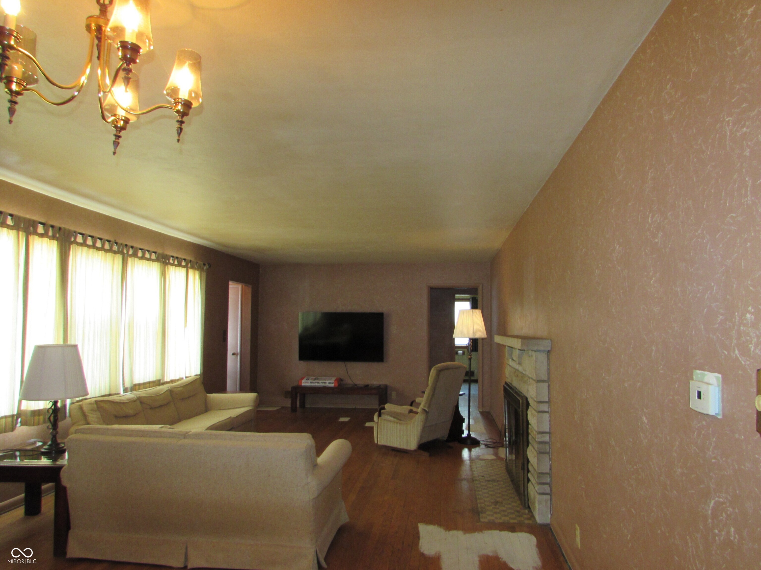 1532 Weslow Court Anderson, IN 46011 - Photo 2 of 28