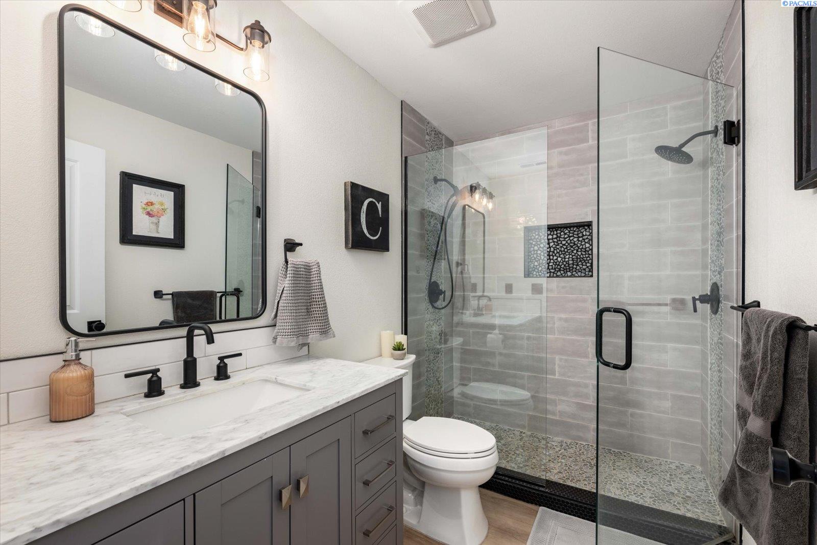 101504 East Clover Road Kennewick, WA 99338 - Photo 10 of 35 Gallery Image 10