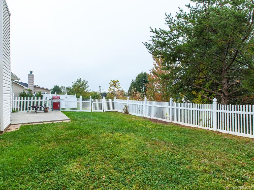 77 Stonehollow Road Fletcher, NC 28732 - Photo 4 of 22