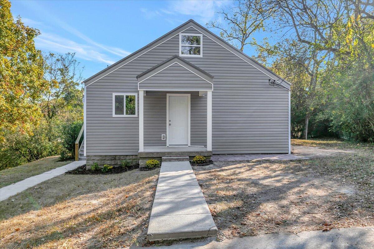 1407 Greenwood Road Chattanooga, TN 37411 - Photo 2 of 29 02-Pinnacle Tour - 1407 Greenwood - 002