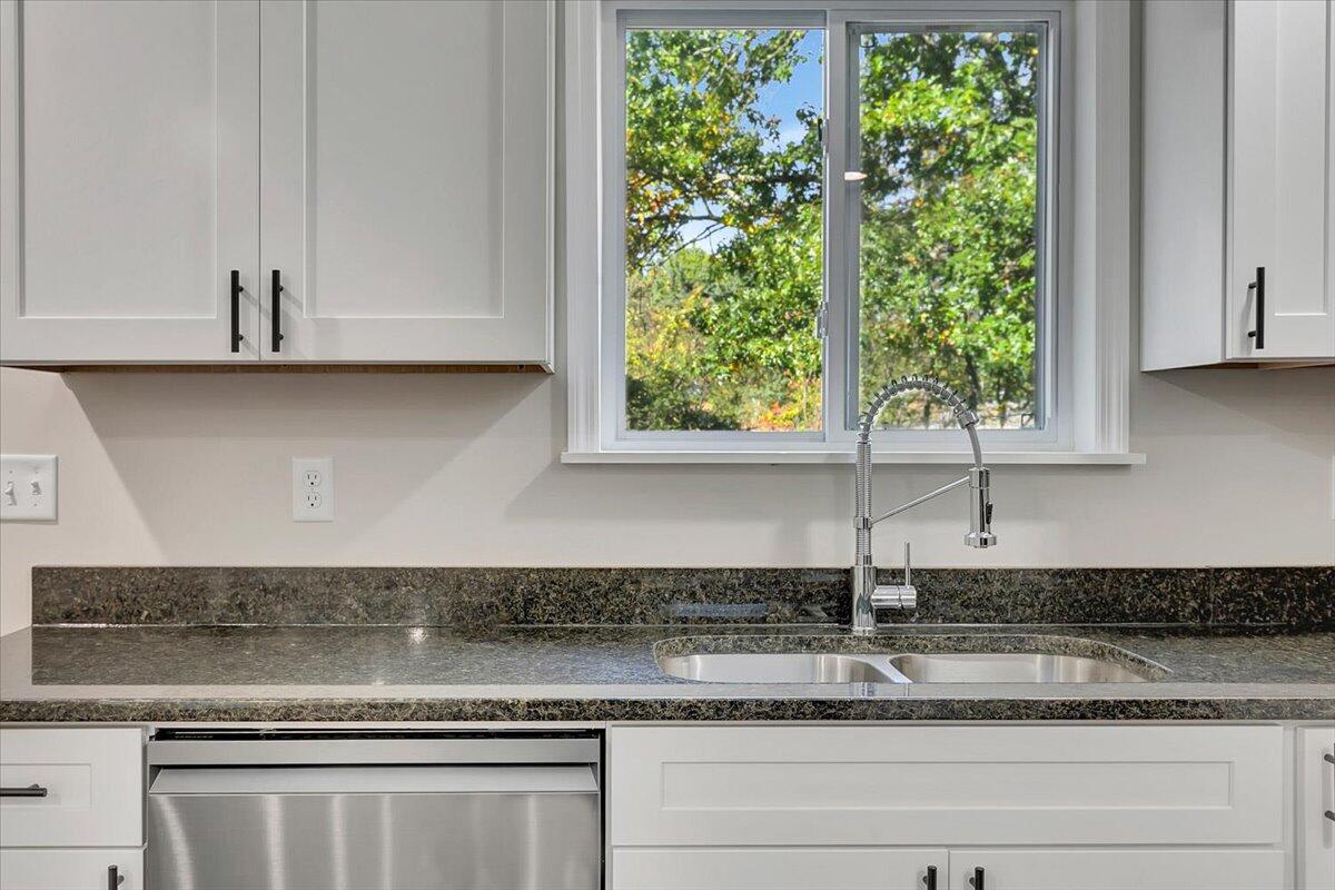 1407 Greenwood Road Chattanooga, TN 37411 - Photo 6 of 29 11-Pinnacle Tour - 1407 Greenwood - 011