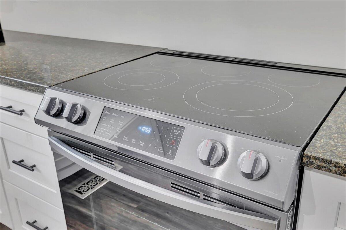 1407 Greenwood Road Chattanooga, TN 37411 - Photo 7 of 29 10-Pinnacle Tour - 1407 Greenwood - 010