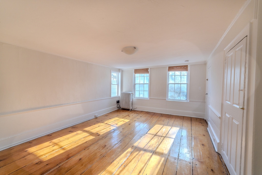 31 Mugford Street, Unit 2 Marblehead, MA 01945 - Photo 11 of 12