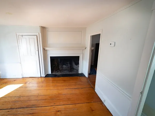 $1,695 | 31 Mugford Street, Unit 2, Marblehead, MA 01945