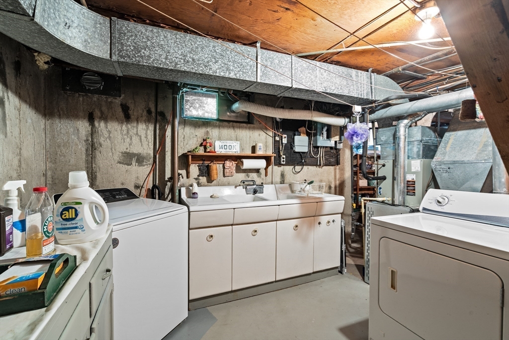 139 Burbank Road Longmeadow, MA 01106 - Photo 34 of 41