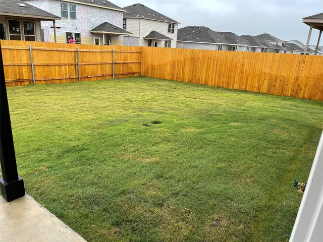 $2,300 | 105 Onna Street, Taylor, TX 76574