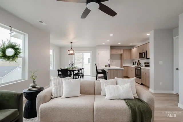 $392,990 | 237 Caribou Court, Horseshoe Bend, ID 83629