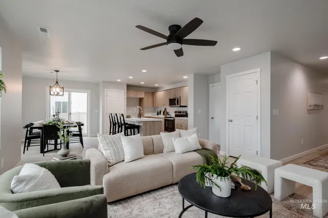 $392,990 | 237 Caribou Court, Horseshoe Bend, ID 83629