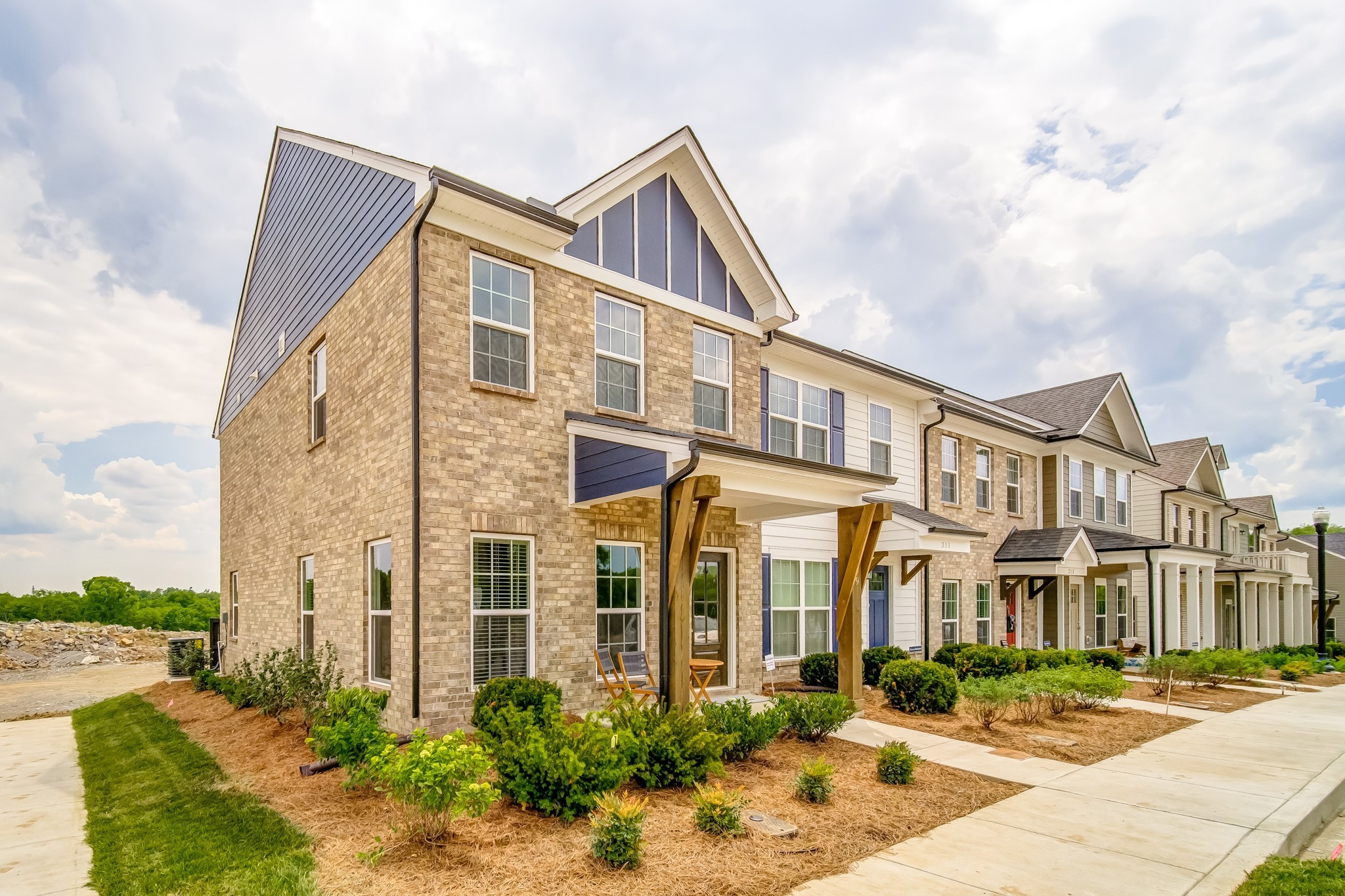 446 Withrow Way Gallatin, TN 37066 - Photo 2 of 25 front view of a building