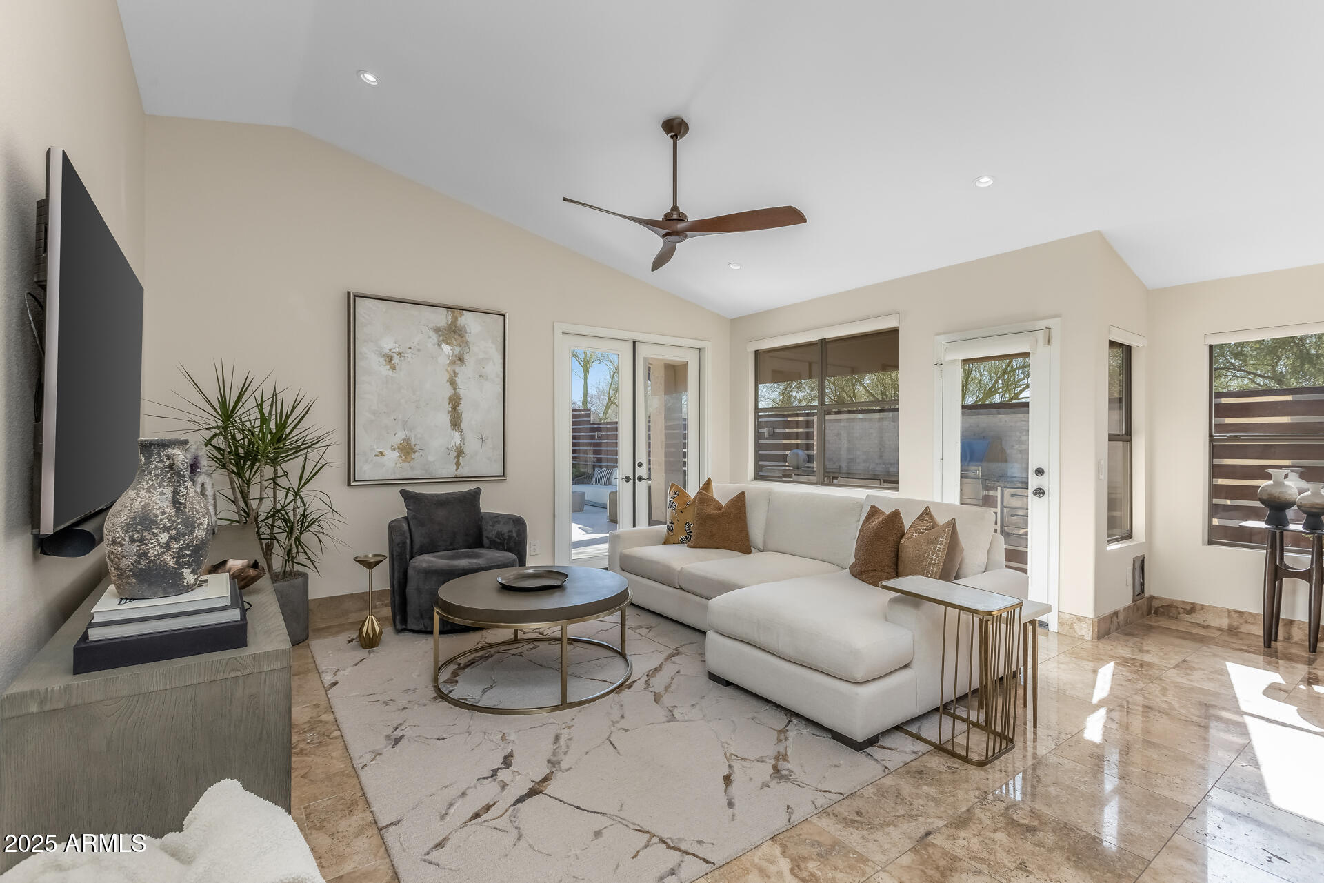 4605 East Swilling Road Phoenix, AZ 85050 - Photo 15 of 55 20) FAMILY ROOM