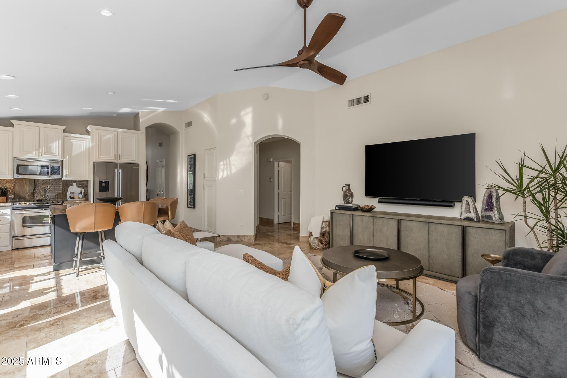 4605 East Swilling Road Phoenix, AZ 85050 - Photo 16 of 55 21) FAMILY ROOM