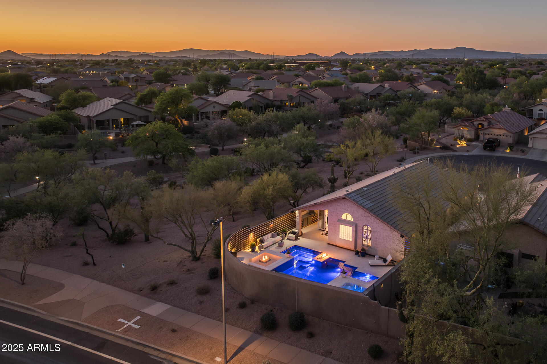 4605 East Swilling Road Phoenix, AZ 85050 - Photo 26 of 55 31) BACK OF HOME