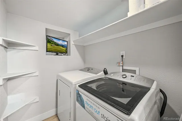 a view of utility room