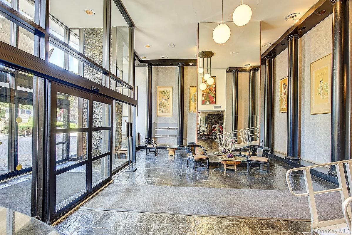 102-10 66th Road, Unit 7F Queens, NY 11375 - Photo 2 of 10 Gallery Image 2