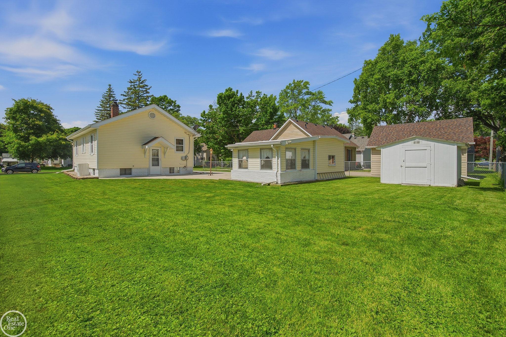 804 Waterloo St. Clair, MI 48079 - Photo 4 of 35